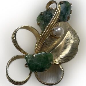 Vintage Gold Tone Brooch 3 Jade Green Stones